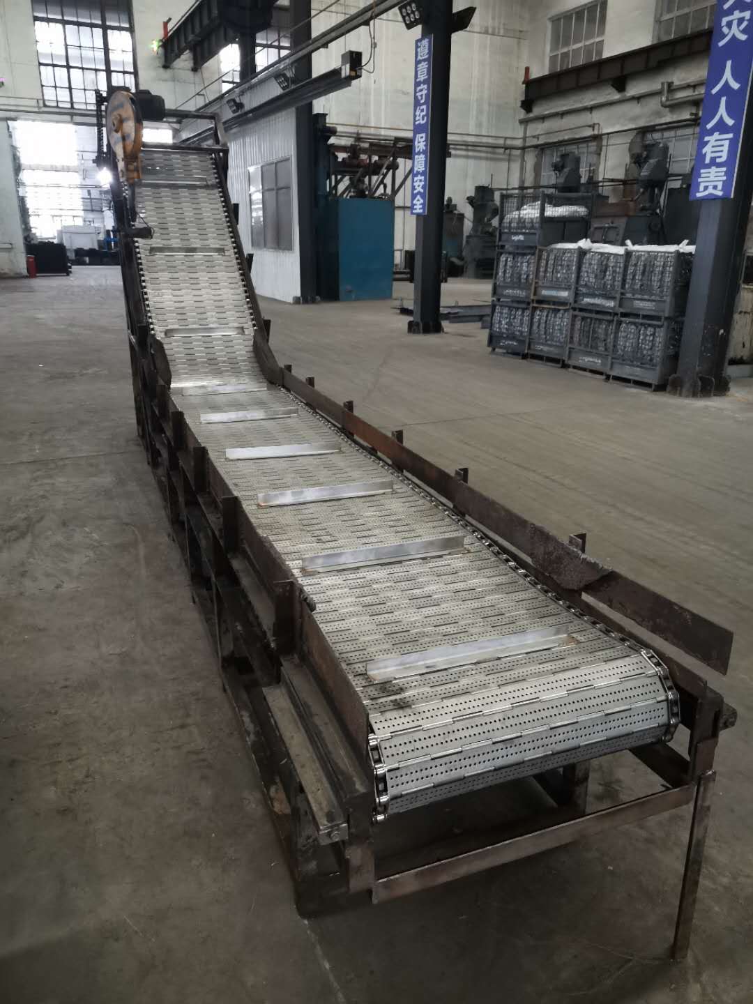 爬坡?lián)醢鍥_孔板鏈輸送機